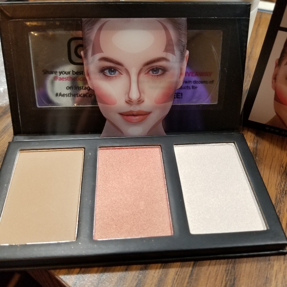 Aesthetica Jetsetter Pallette